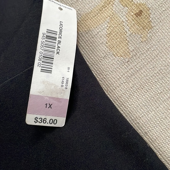 1X, black top - Picture 3 of 4